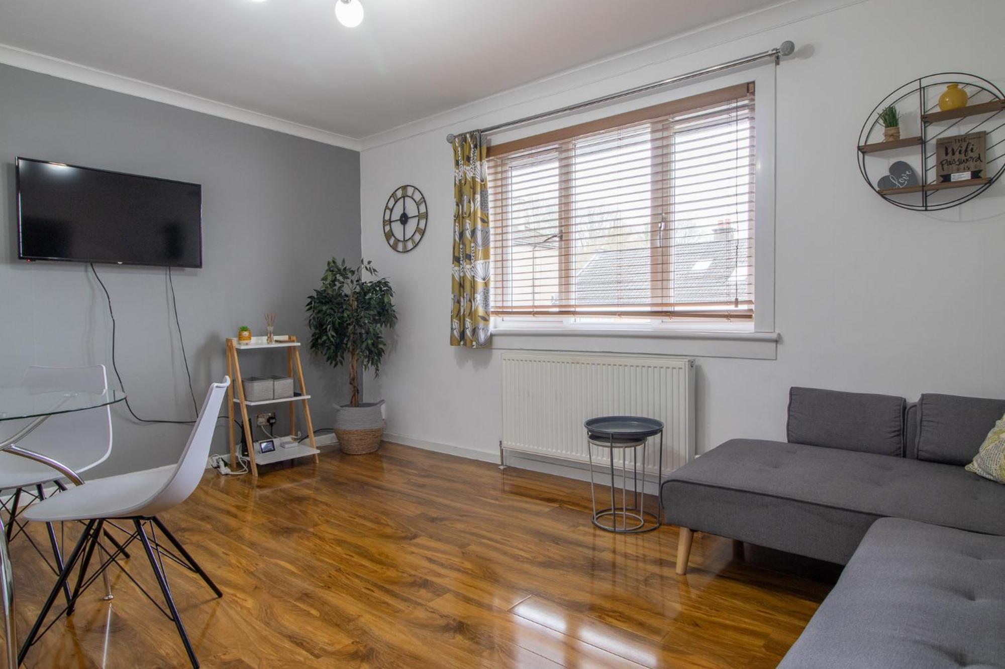 1 Bed Apartment Central Hamilton Free Wifi With Great Transport Links To Glasgow Extérieur photo
